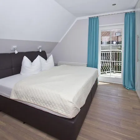Kustenvilla * Тиссов
